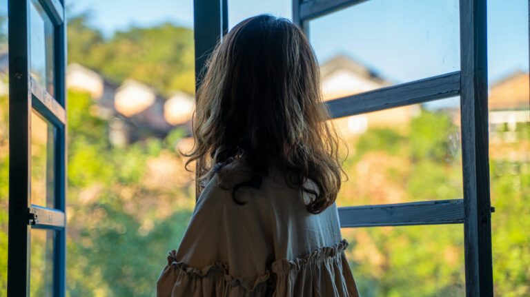 Libre del miedo, la condenación, el tormento y la esclavitud